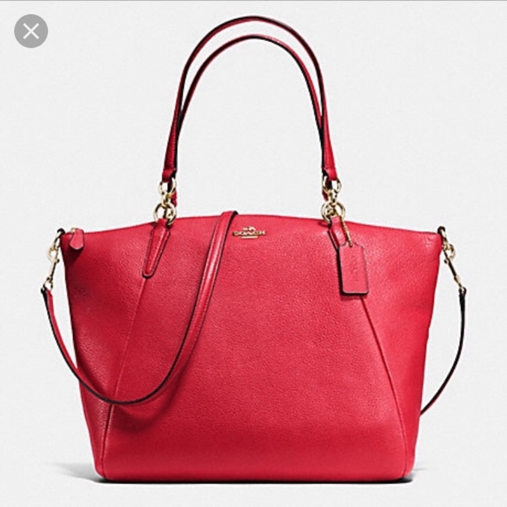 Coach small Kelsey zip
